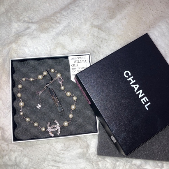 Chanel Pearl Logo Necklace - Picture 8 of 10